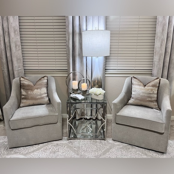 1-NWT CELEBRITY HOME MARBLED
DECORATIVE PILLOWS (Read description for details) - Picture 7 of 17